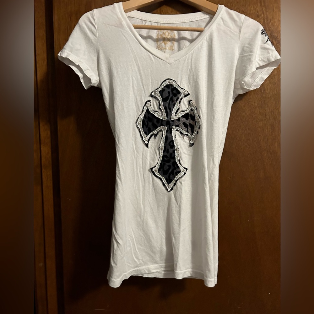 Adorable embellished T shirt